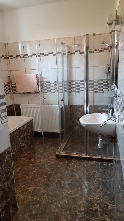Bajusz Vendeghaz Hotel Tornyosnemeti Bagian luar foto