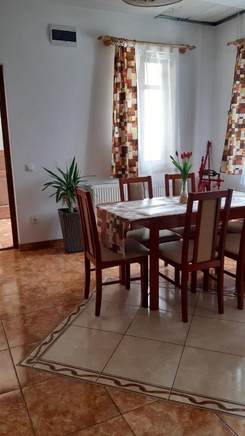 Bajusz Vendeghaz Hotel Tornyosnemeti Bagian luar foto